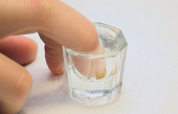 elimination Of Acrylic Nails using Acetone-free Nail Polish