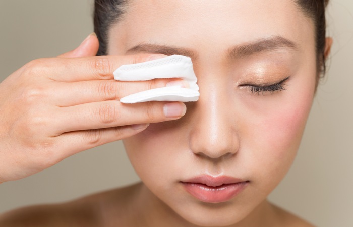 Ways To Take Out Eyelash Glue