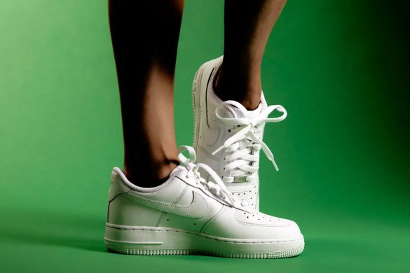 white-sneakers-for-women